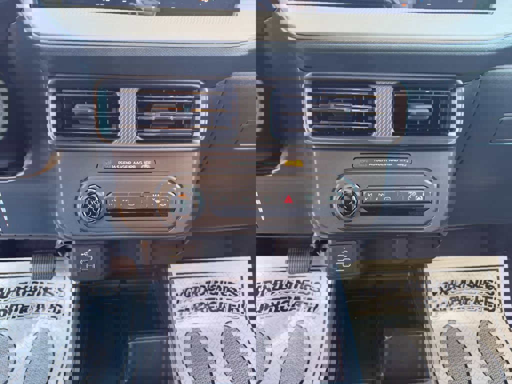 New 2025 Ford Maverick XL w/ 4K Tow Package image 15