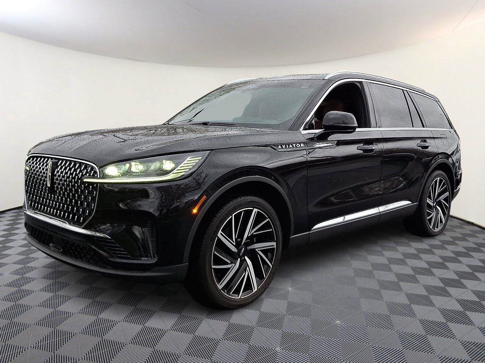 Used 2025 Lincoln Aviator Reserve w/ Equipment Group 201A image 3