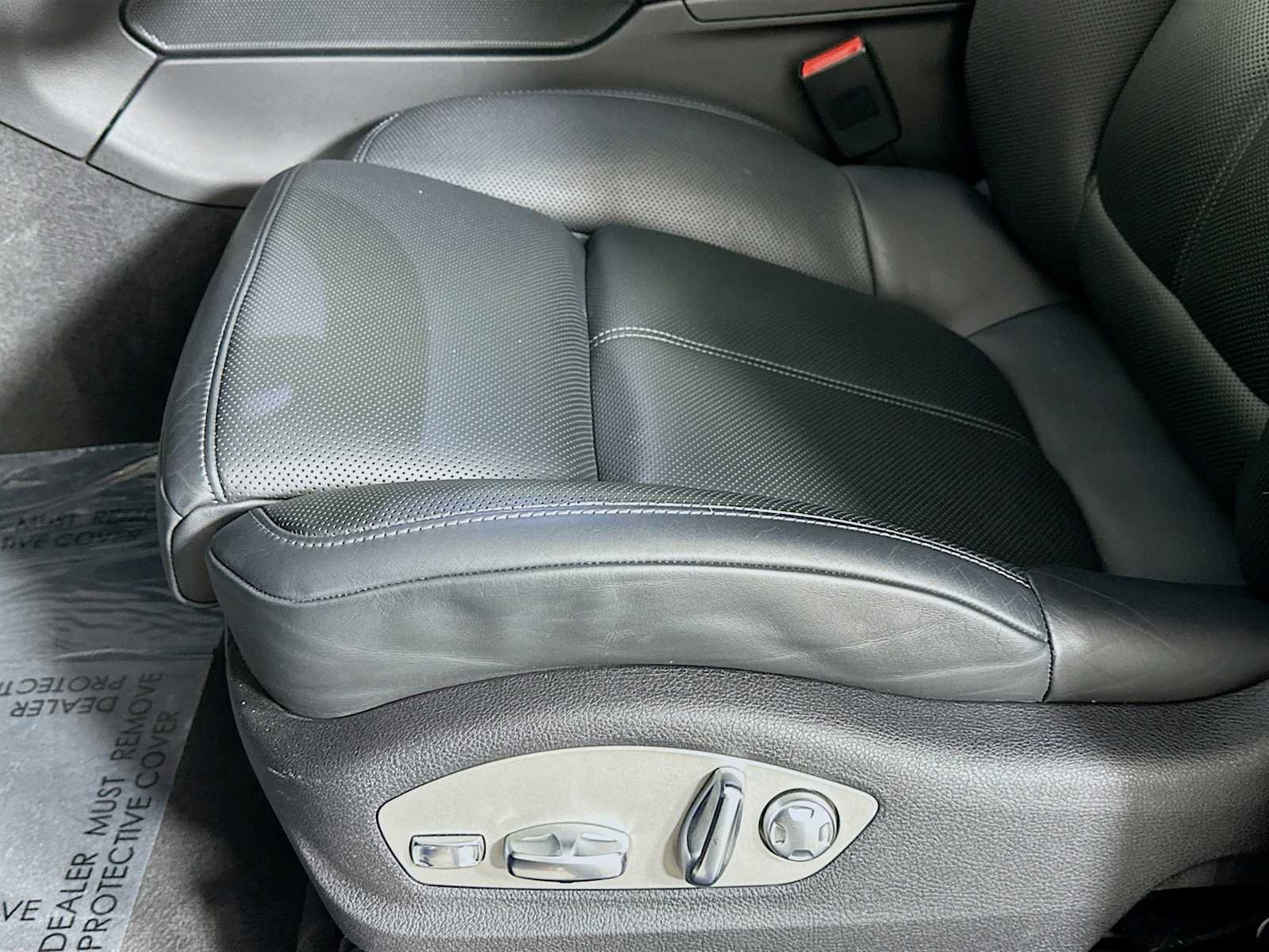 Certified 2020 Porsche Macan image 12