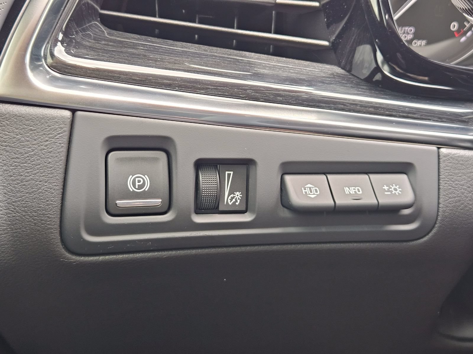 New 2026 Cadillac XT5 Premium Luxury w/ Driver Assist Package FWD image 23