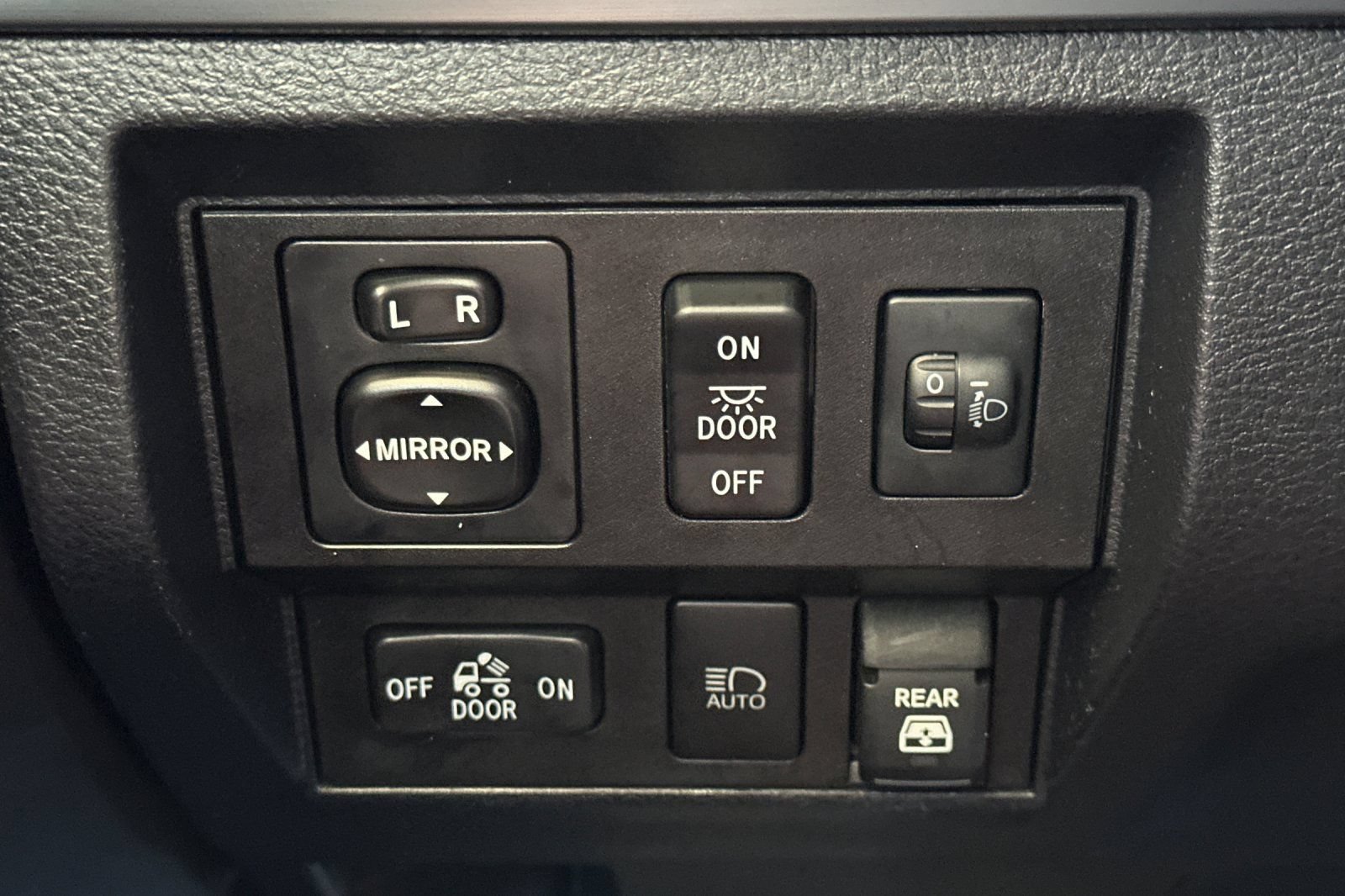 Certified 2019 Toyota Tundra TRD Pro AWD/4WD image 31