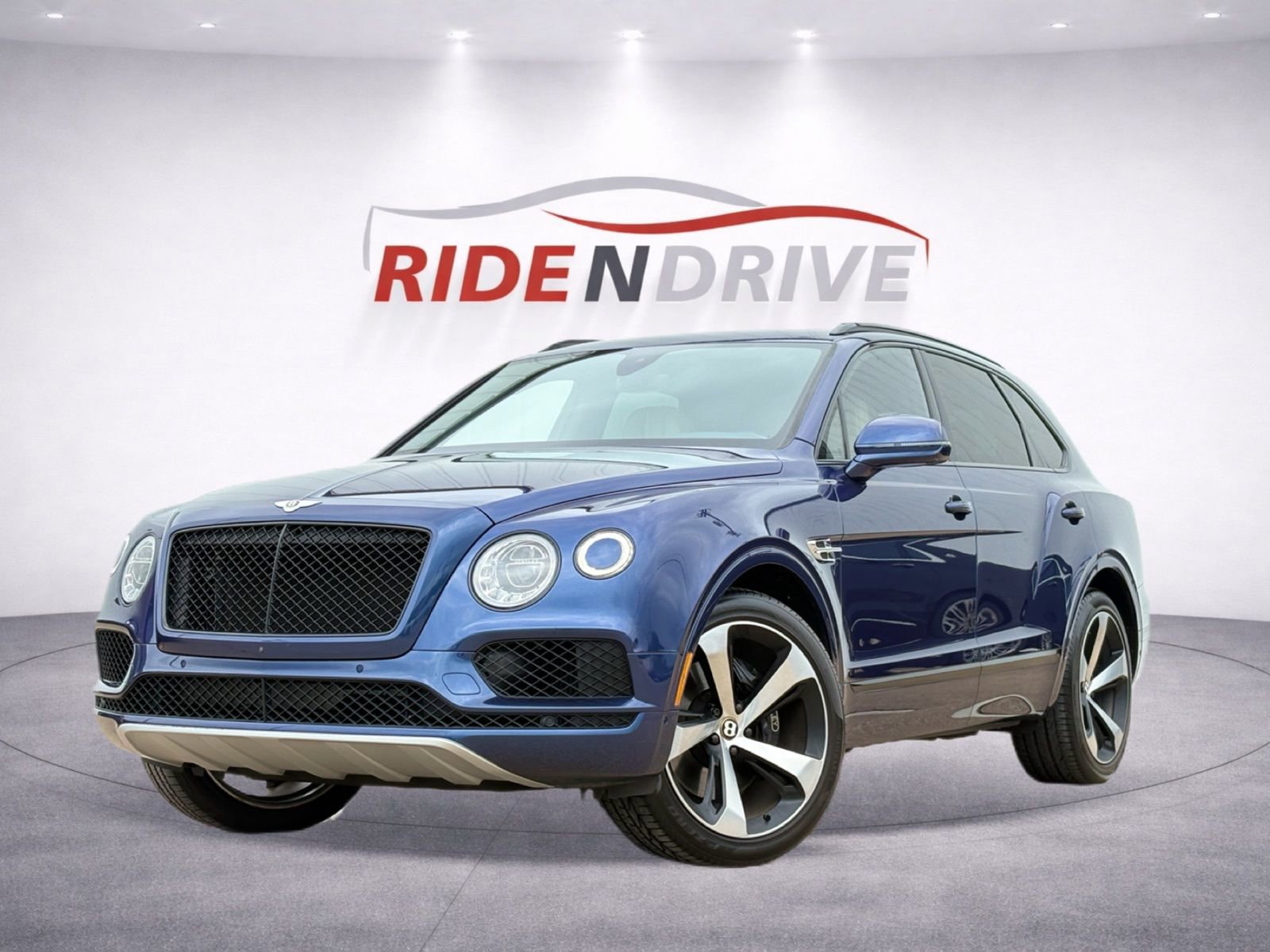 Used 2019 Bentley Bentayga AWD/4WD image 1