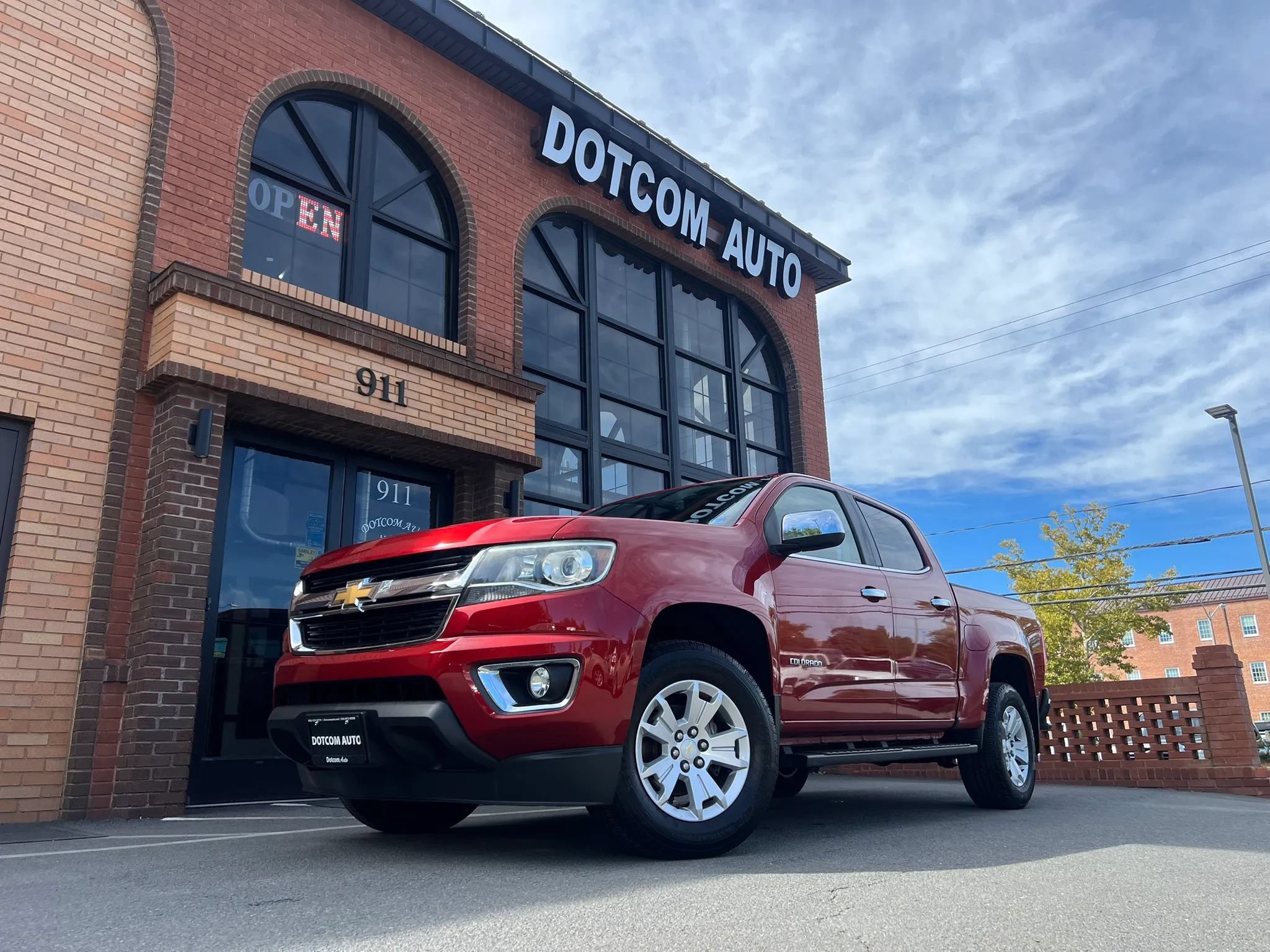 Used 2015 Chevrolet Colorado LT w/ Luxury Package RWD image 3