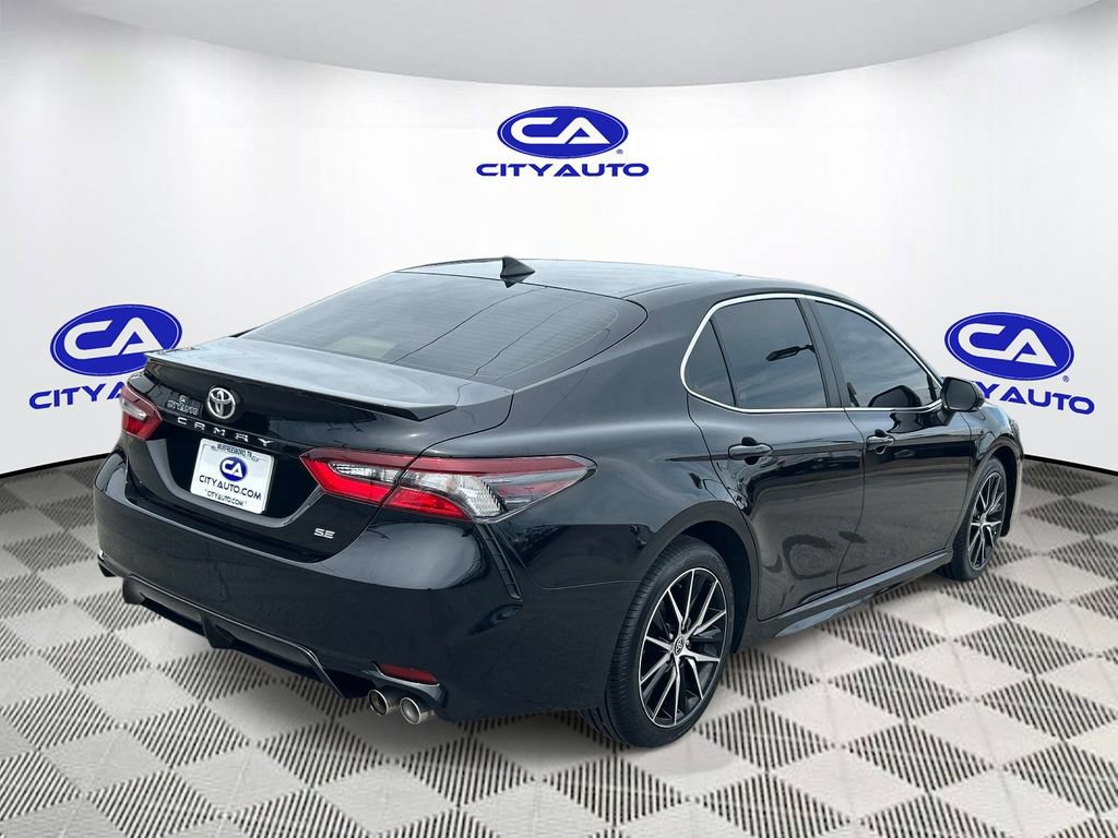 Used 2024 Toyota Camry SE FWD image 3