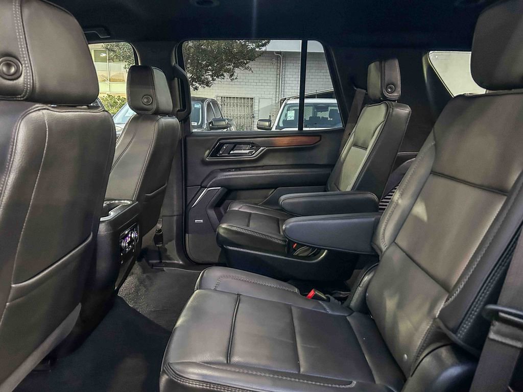 Used 2025 GMC Yukon Denali AWD/4WD image 23