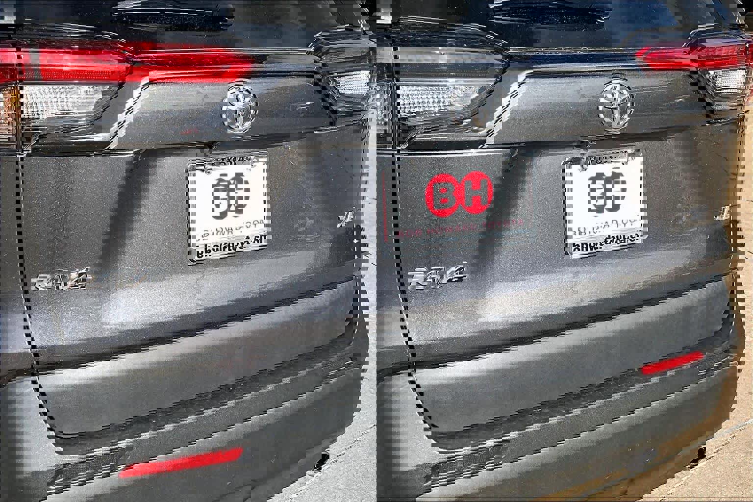 Used 2022 Toyota RAV4 XLE Premium image 30