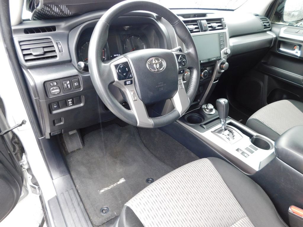 Used 2020 Toyota 4Runner SR5 AWD/4WD image 15