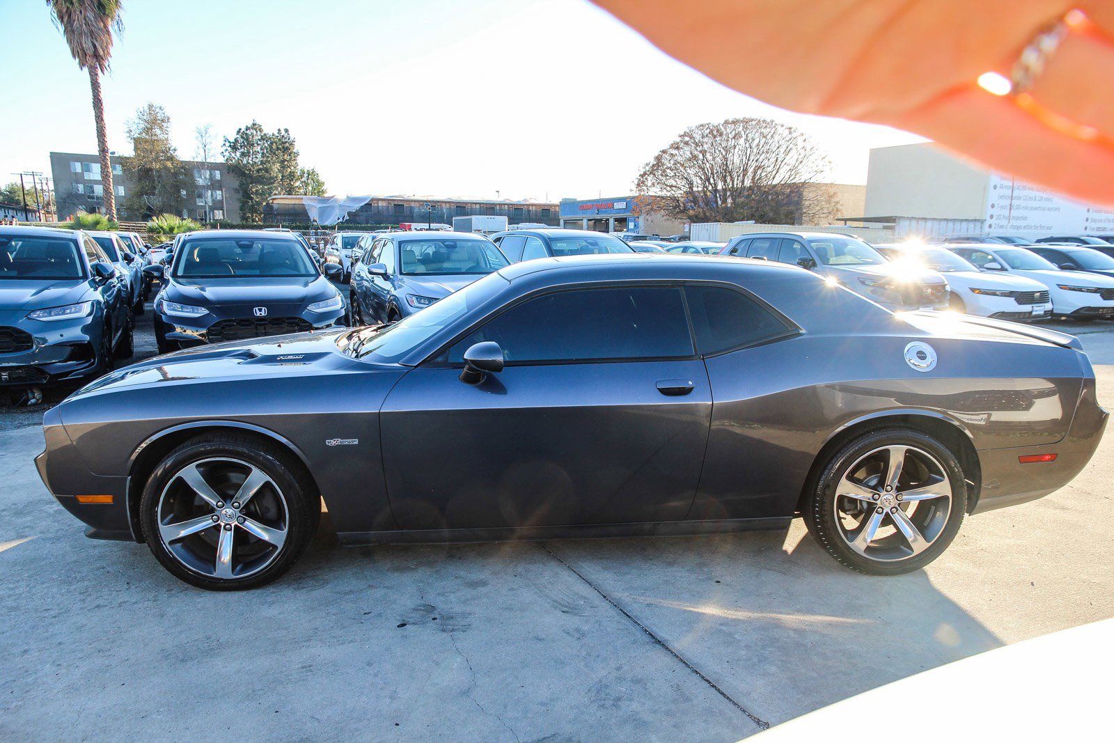 Used 2014 Dodge Challenger R/T image 9