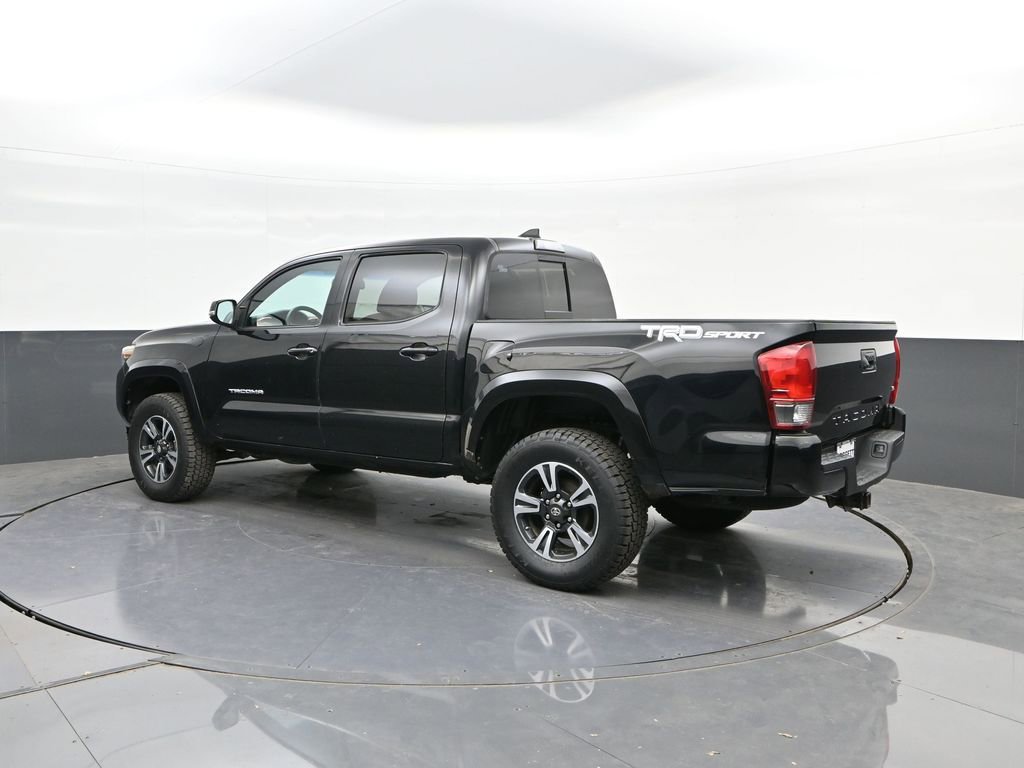 Used 2017 Toyota Tacoma TRD Sport w/ Tow Package image 5