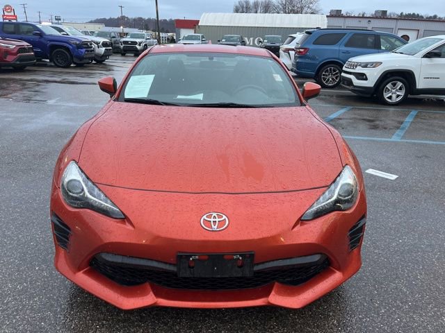 Used 2017 Toyota 86 image 2