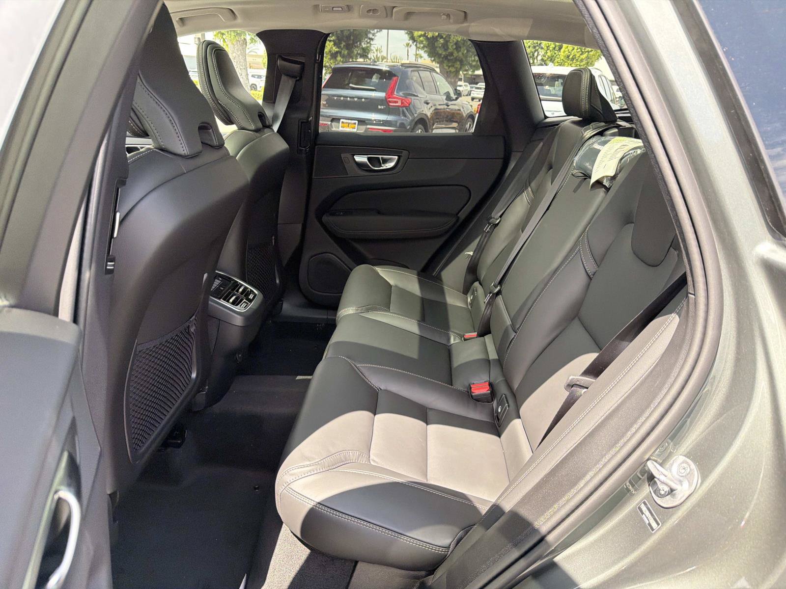 New 2027 Volvo XC60 B5 Ultra AWD/4WD image 17