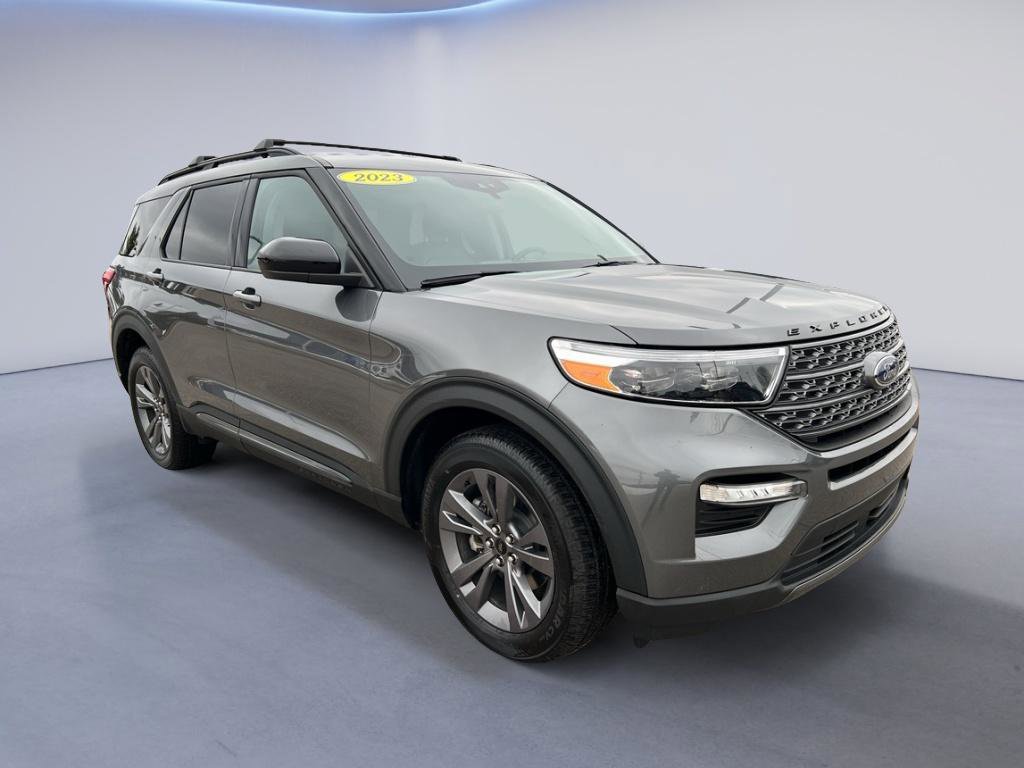 Used 2023 Ford Explorer XLT w/ Equipment Group 202A image 9