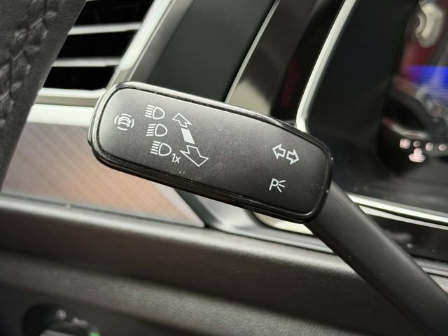 Certified 2023 Volkswagen Jetta SE FWD image 24