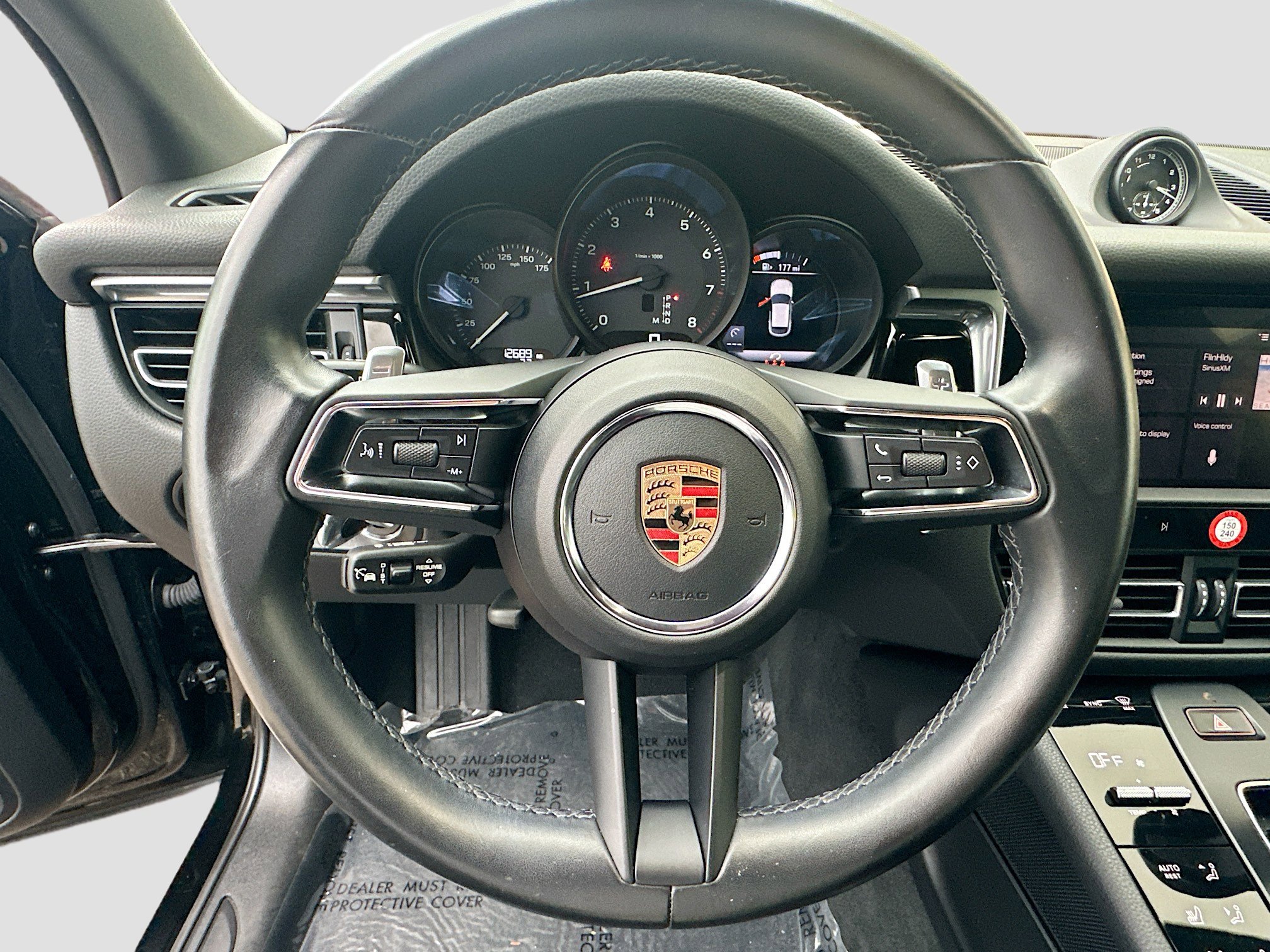 Used 2024 Porsche Macan image 11