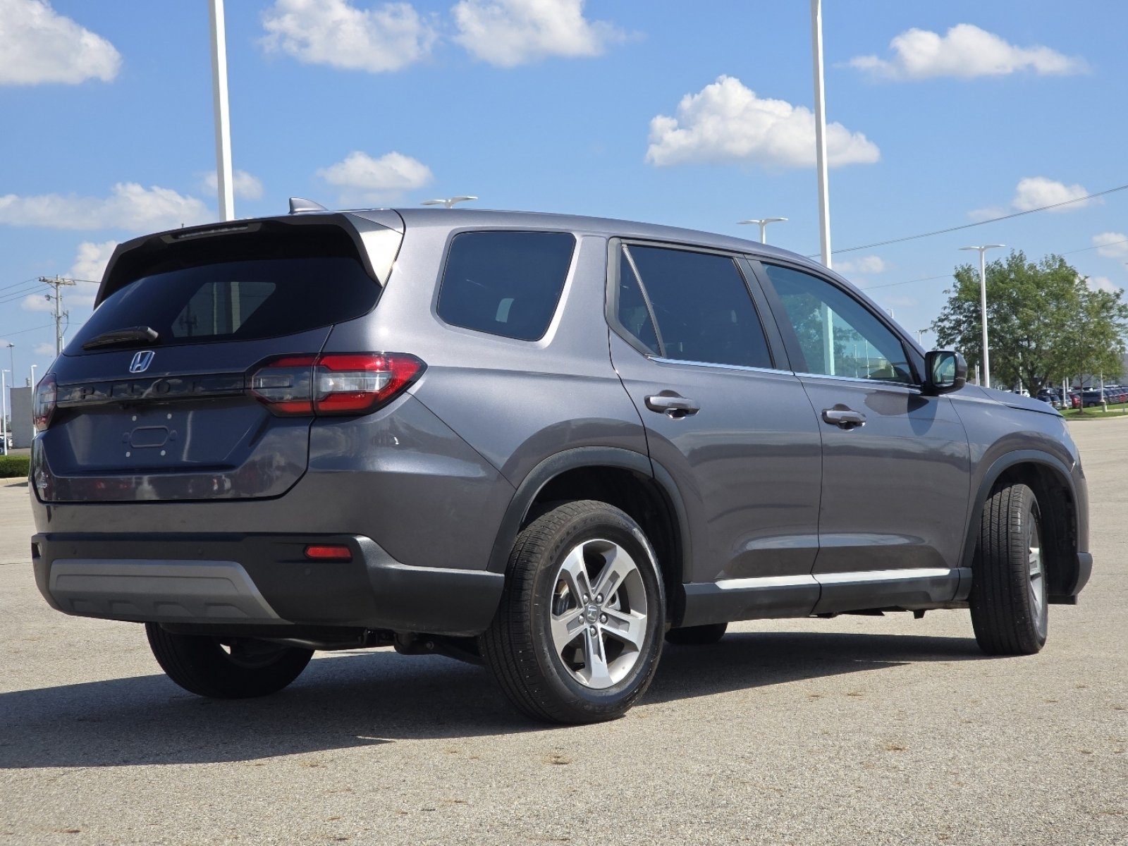 Used 2025 Honda Pilot EX-L image 16