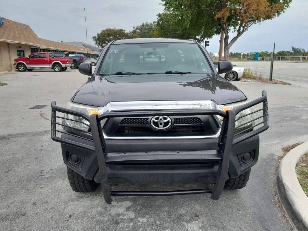 Used 2013 Toyota Tacoma PreRunner w/ SR5 Pkg RWD image 3
