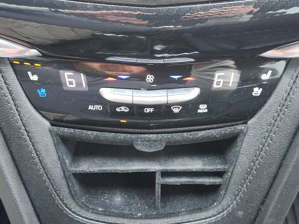 Used 2023 Cadillac XT6 Sport w/ Technology Package AWD/4WD image 19