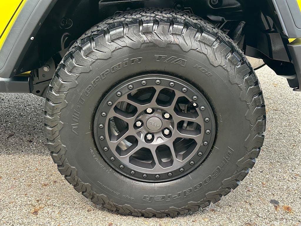 Used 2022 Jeep Wrangler Unlimited Sport w/ Xtreme Recon 35" Tire Package AWD/4WD image 29
