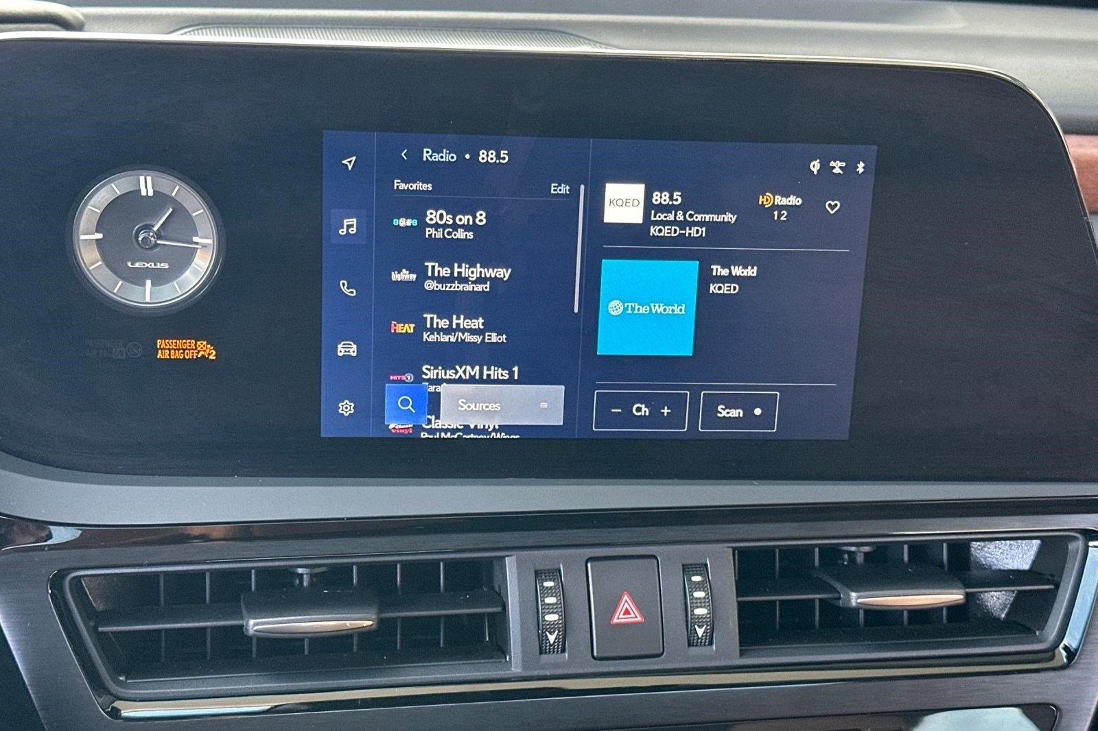 Used 2025 Lexus ES 300h w/ Premium Package image 24