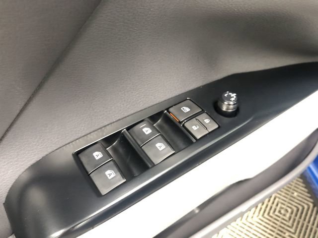 Used 2020 Toyota Camry SE w/ Sunroof Package image 14