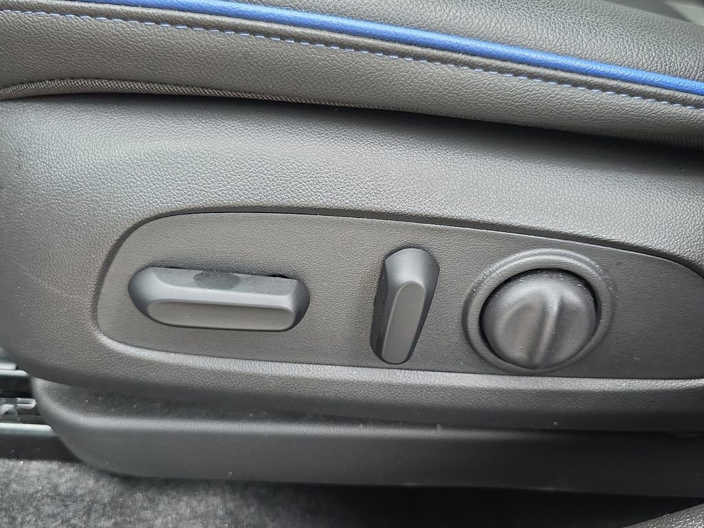 Used 2024 Buick Envista Sport Touring w/ Convenience I Package FWD image 24