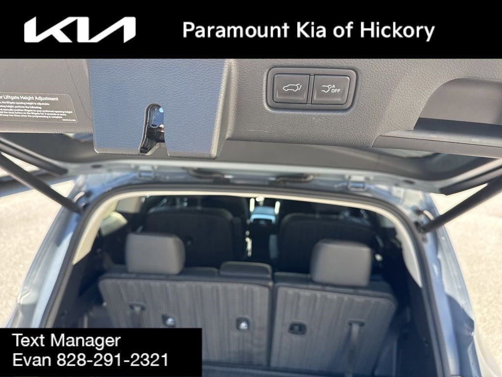 Used 2025 Kia Telluride S image 11