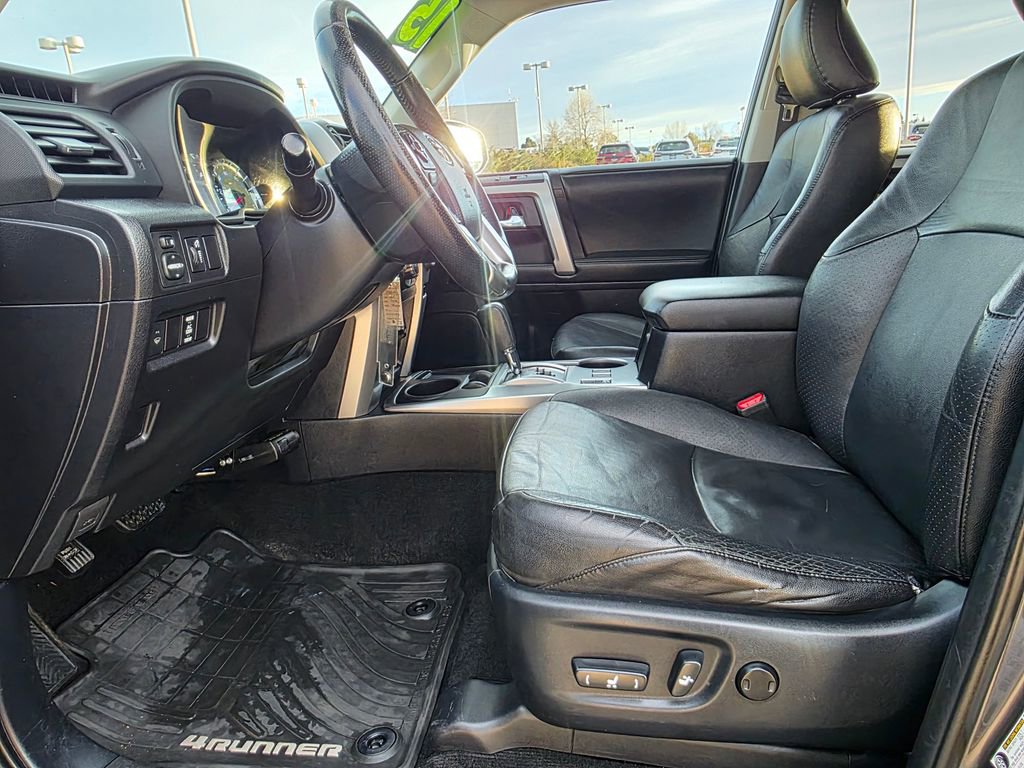Used 2015 Toyota 4Runner SR5 image 23