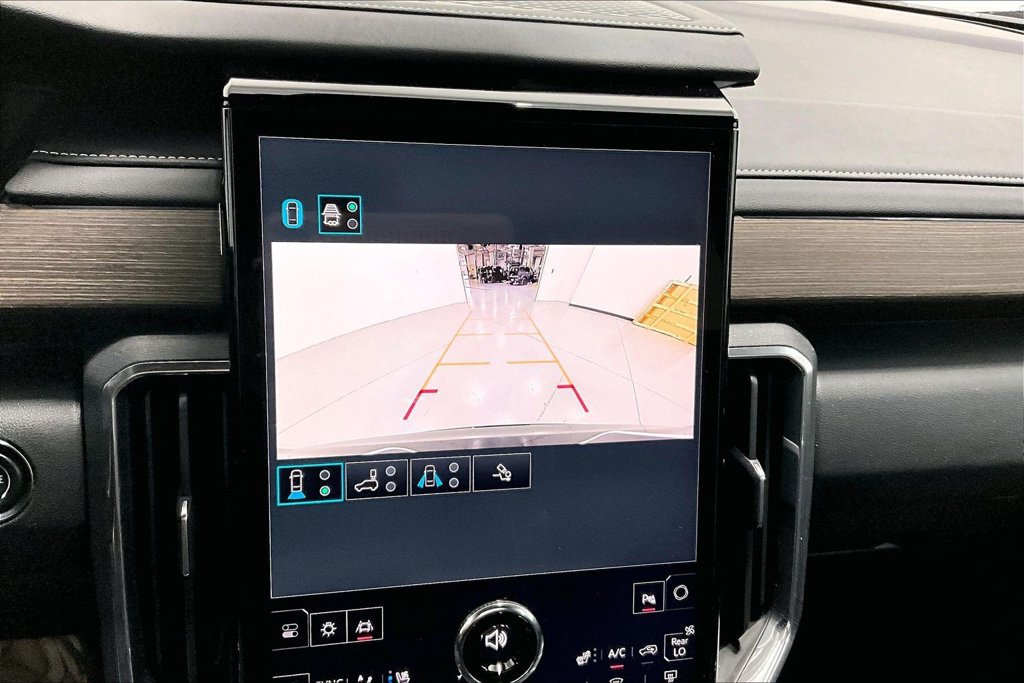Used 2025 GMC Acadia Denali w/ Super Cruise Package FWD image 28