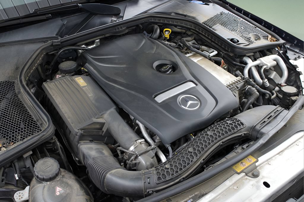 Used 2016 Mercedes-Benz C 300 4MATIC Sedan image 33