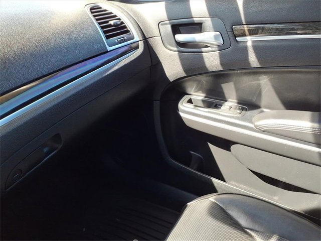 Certified 2019 Chrysler 300 Limited image 26