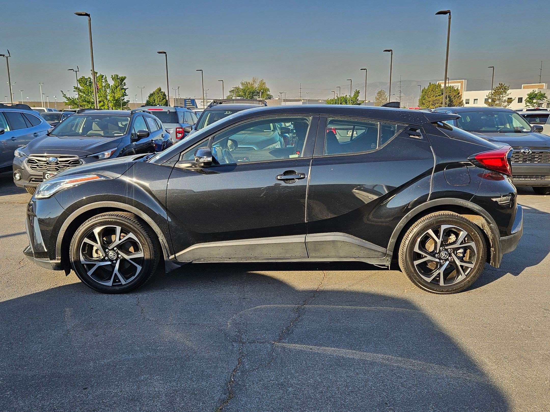 Used 2020 Toyota C-HR XLE FWD image 10