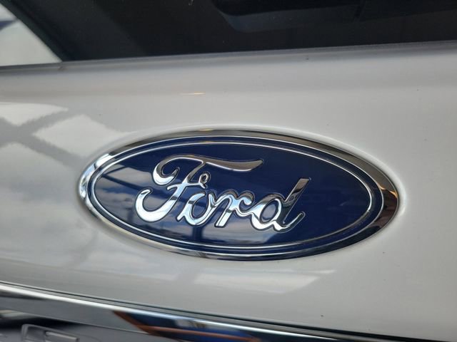 Used 2023 Ford Explorer XLT w/ Equipment Group 202A image 6