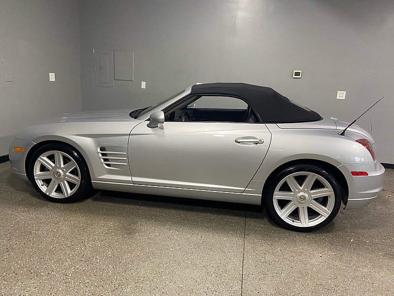 Used 2007 Chrysler Crossfire Limited image 6