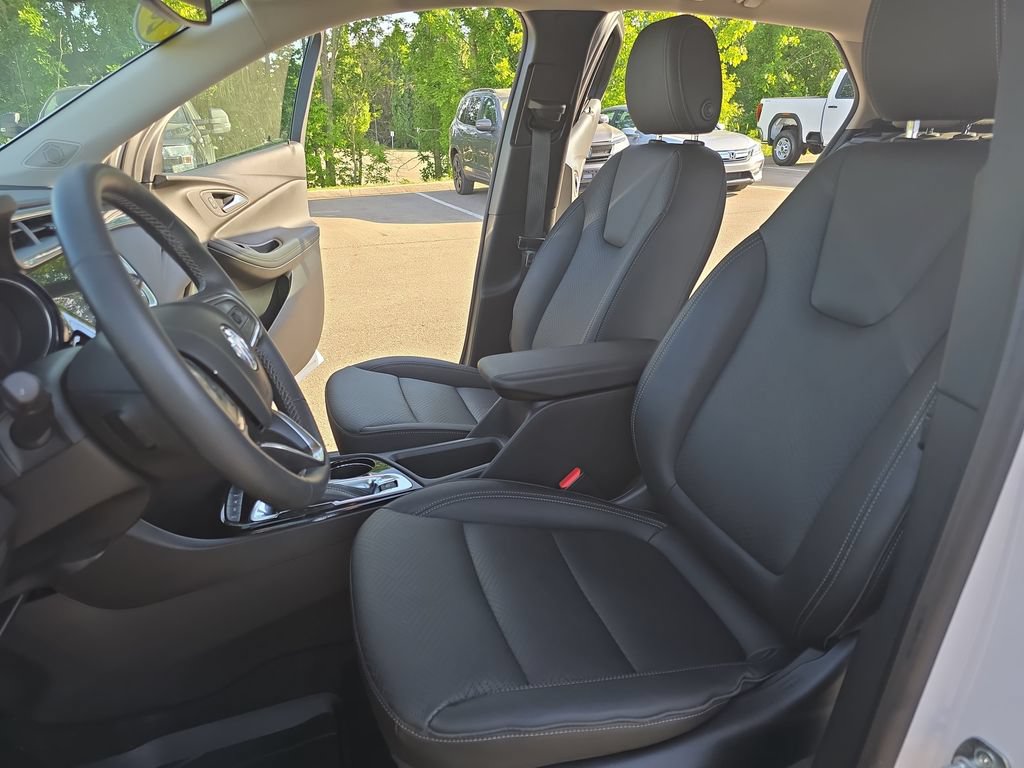 Used 2023 Buick Encore GX Essence w/ Experience Buick Package AWD/4WD image 15