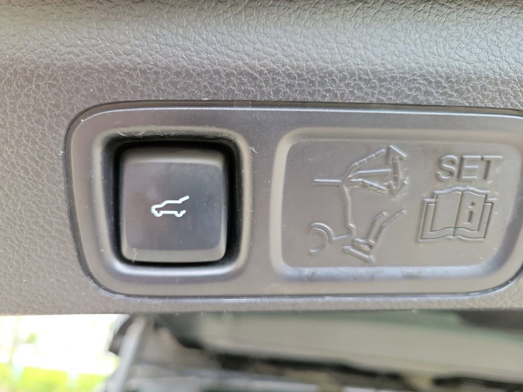 Used 2018 Lincoln Navigator L Reserve w/ Technology Package image 12