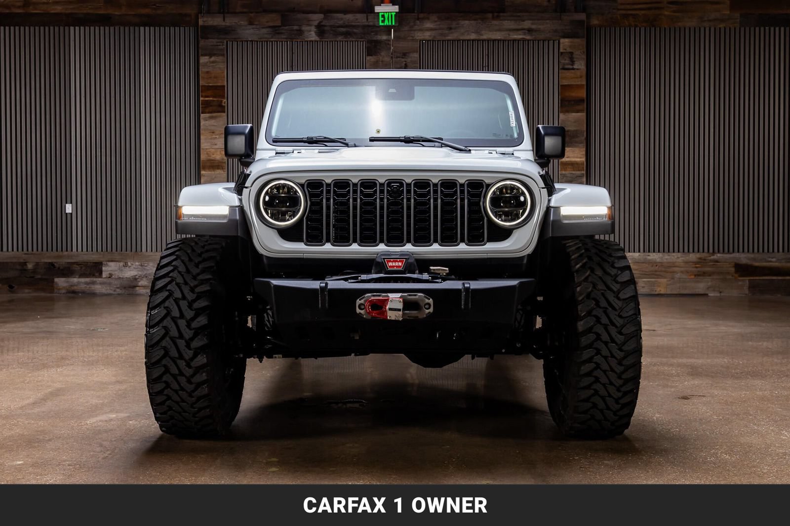 Used 2025 Jeep Wrangler Unlimited Rubicon AWD/4WD image 3
