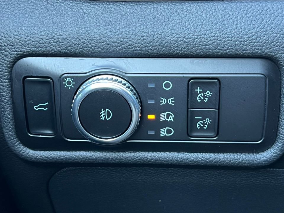 Certified 2023 Ford Explorer Limited w/ Limited Technology Package image 18