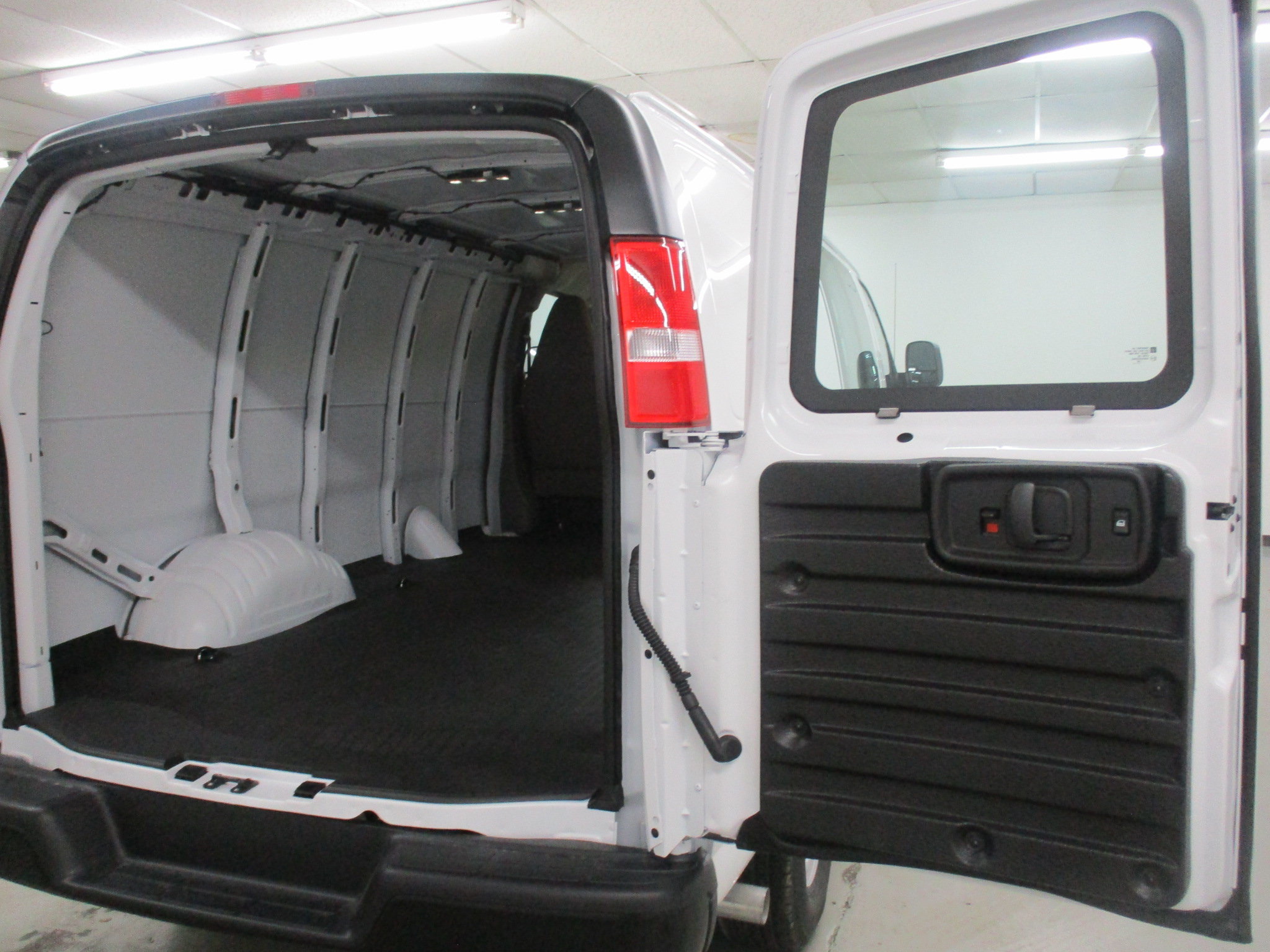 New 2026 GMC Savana 2500 w/ Driver Convenience Package RWD image 14