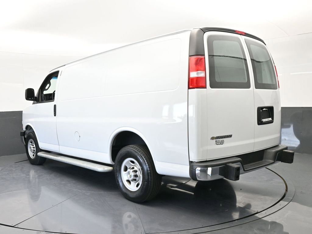 Used 2024 Chevrolet Express 2500 Work Van w/ Driver Convenience Package image 4