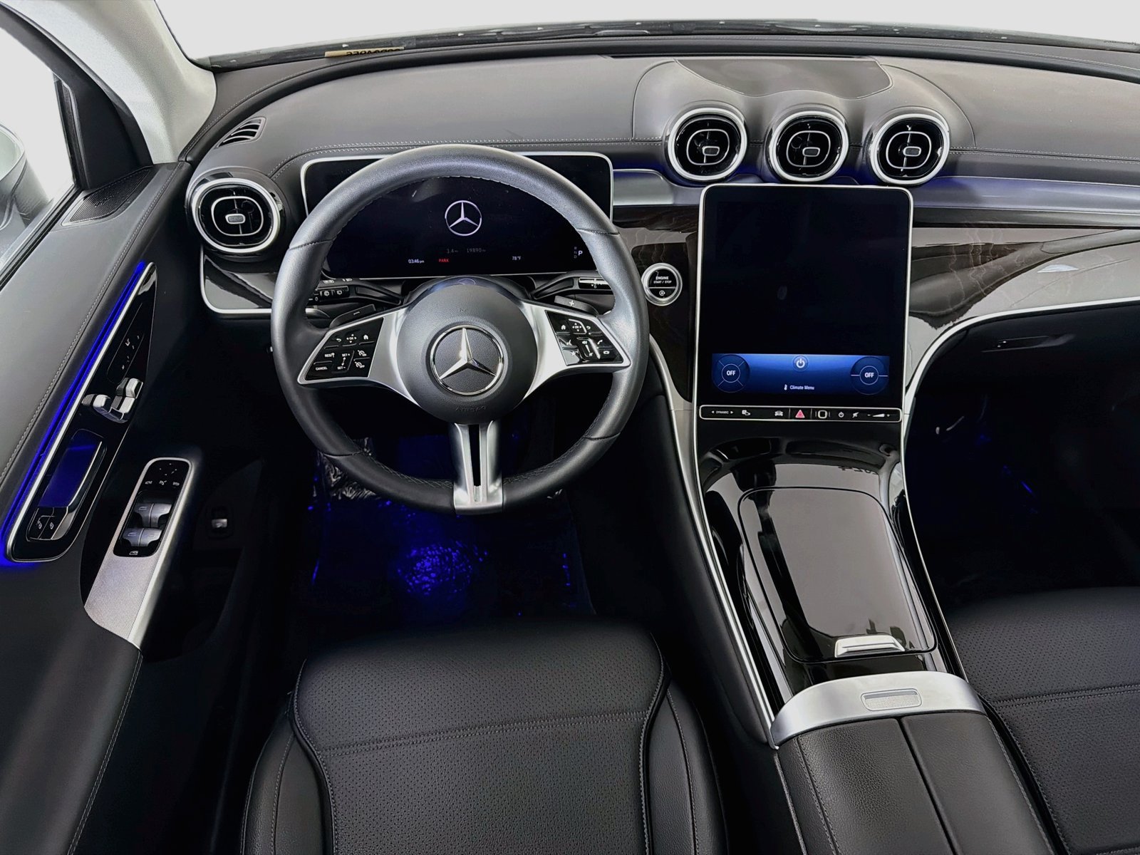 Used 2024 Mercedes-Benz GLC 300 4MATIC image 22