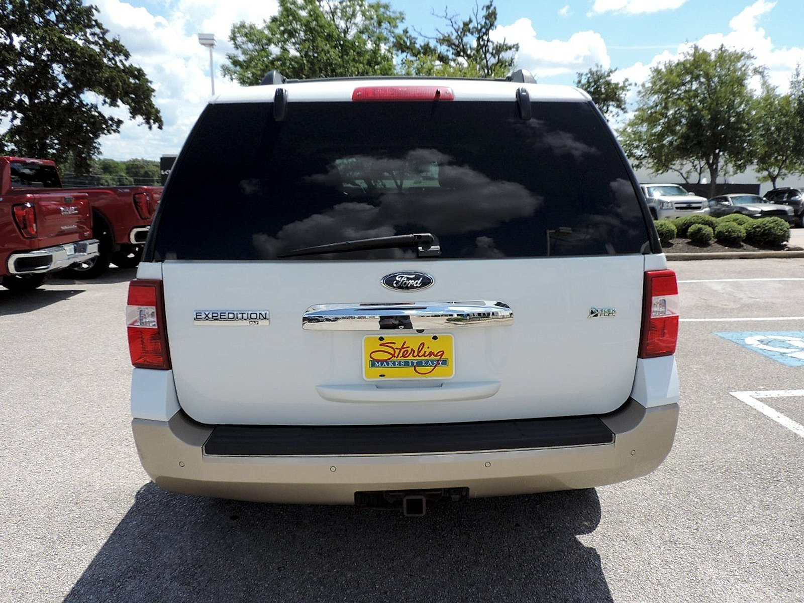 Used 2014 Ford Expedition XLT w/ Equipment Group 201A RWD image 6