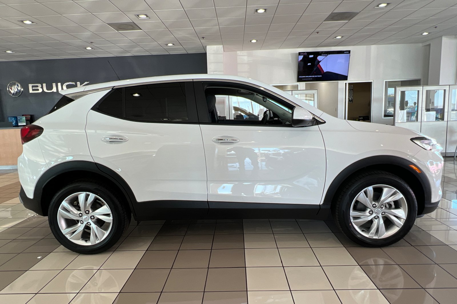Used 2026 Buick Encore GX Preferred w/ Comfort Package FWD image 3