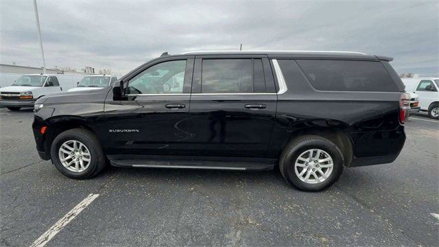 Used 2023 Chevrolet Suburban LT image 5