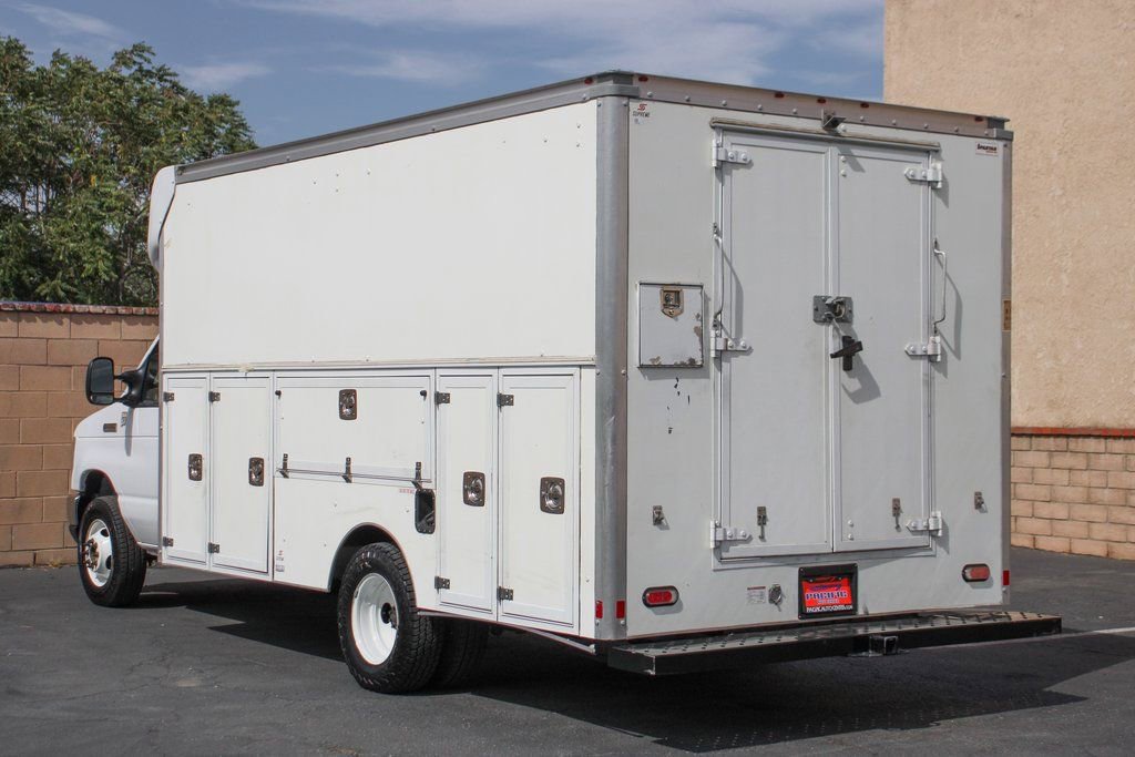 Used 2023 Ford E-450 and Econoline 450 Super Duty w/ Power Windows & Locks Group RWD image 6