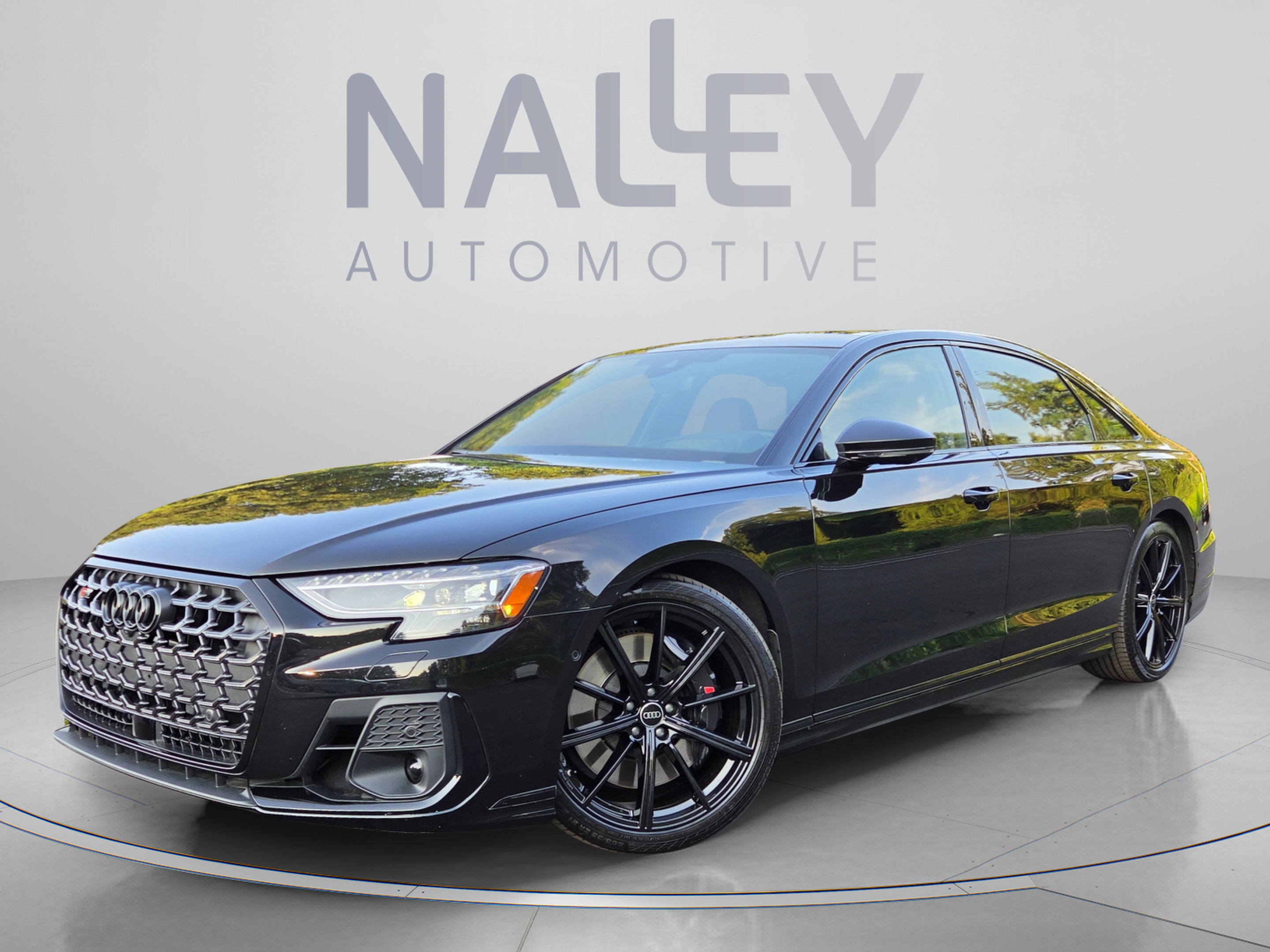 Used 2024 Audi S8 AWD/4WD image 1