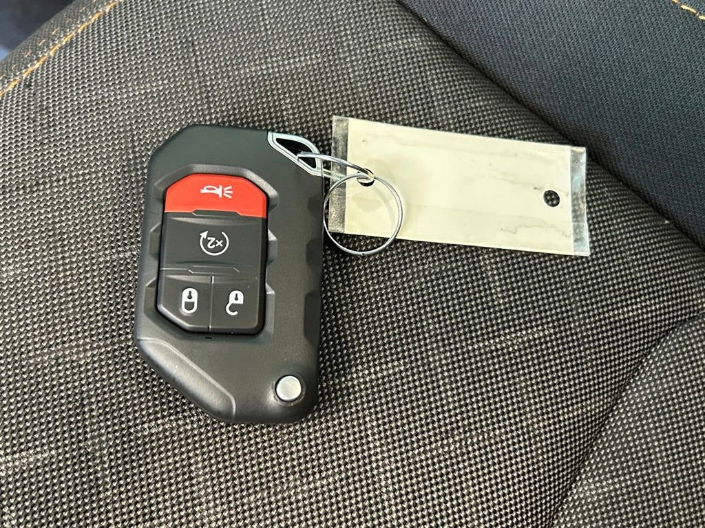 Used 2025 Jeep Gladiator Mojave w/ Safety Group AWD/4WD image 46