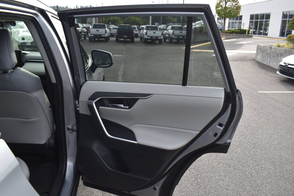 Certified 2021 Toyota RAV4 XLE Premium AWD/4WD image 22