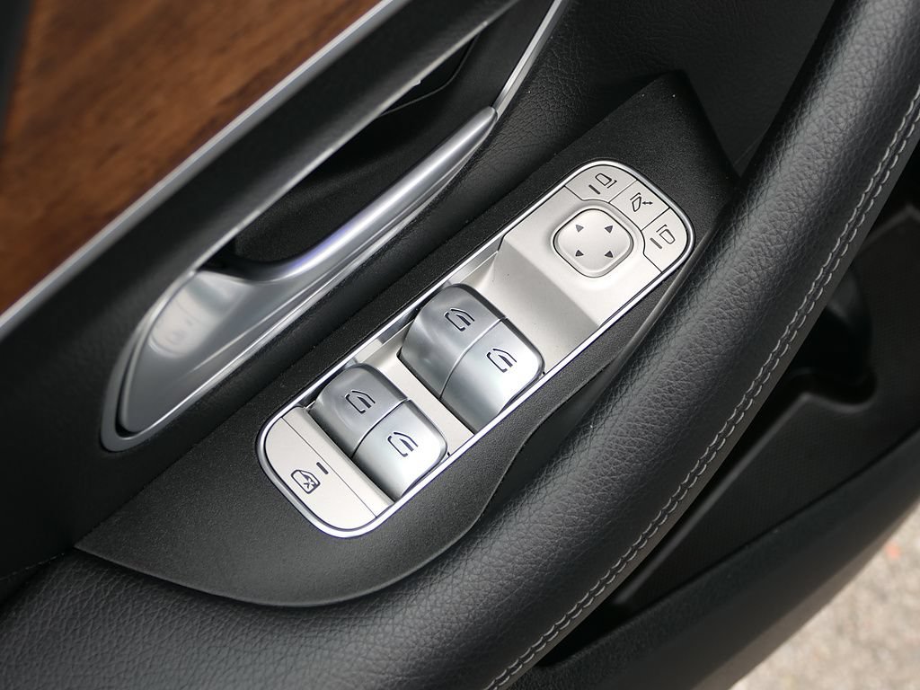 Used 2025 Mercedes-Benz GLE 350 4MATIC image 15