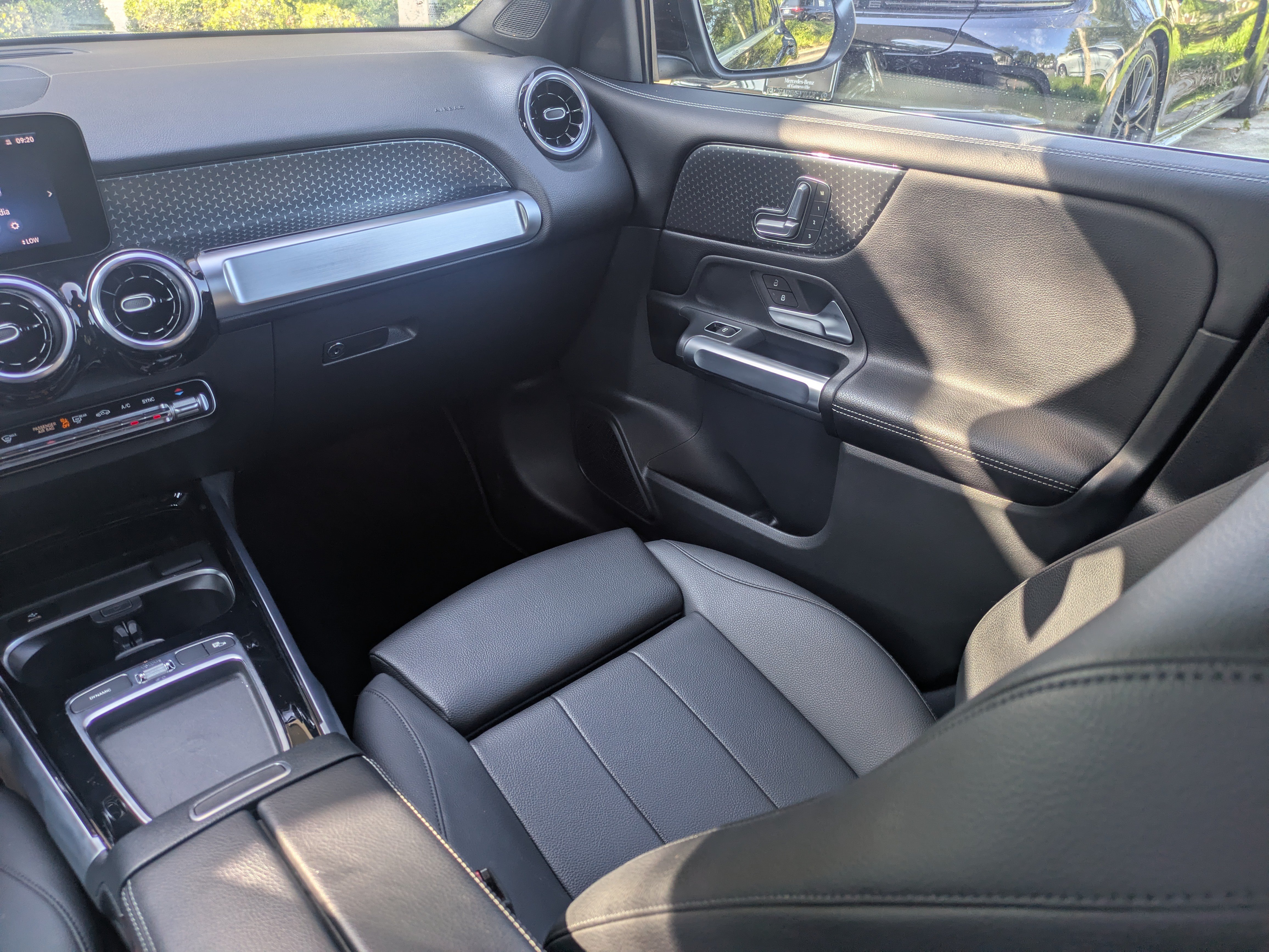 Certified 2025 Mercedes-Benz GLB 250 image 16