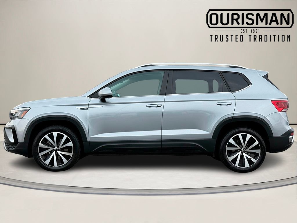 Used 2024 Volkswagen Taos SE image 3